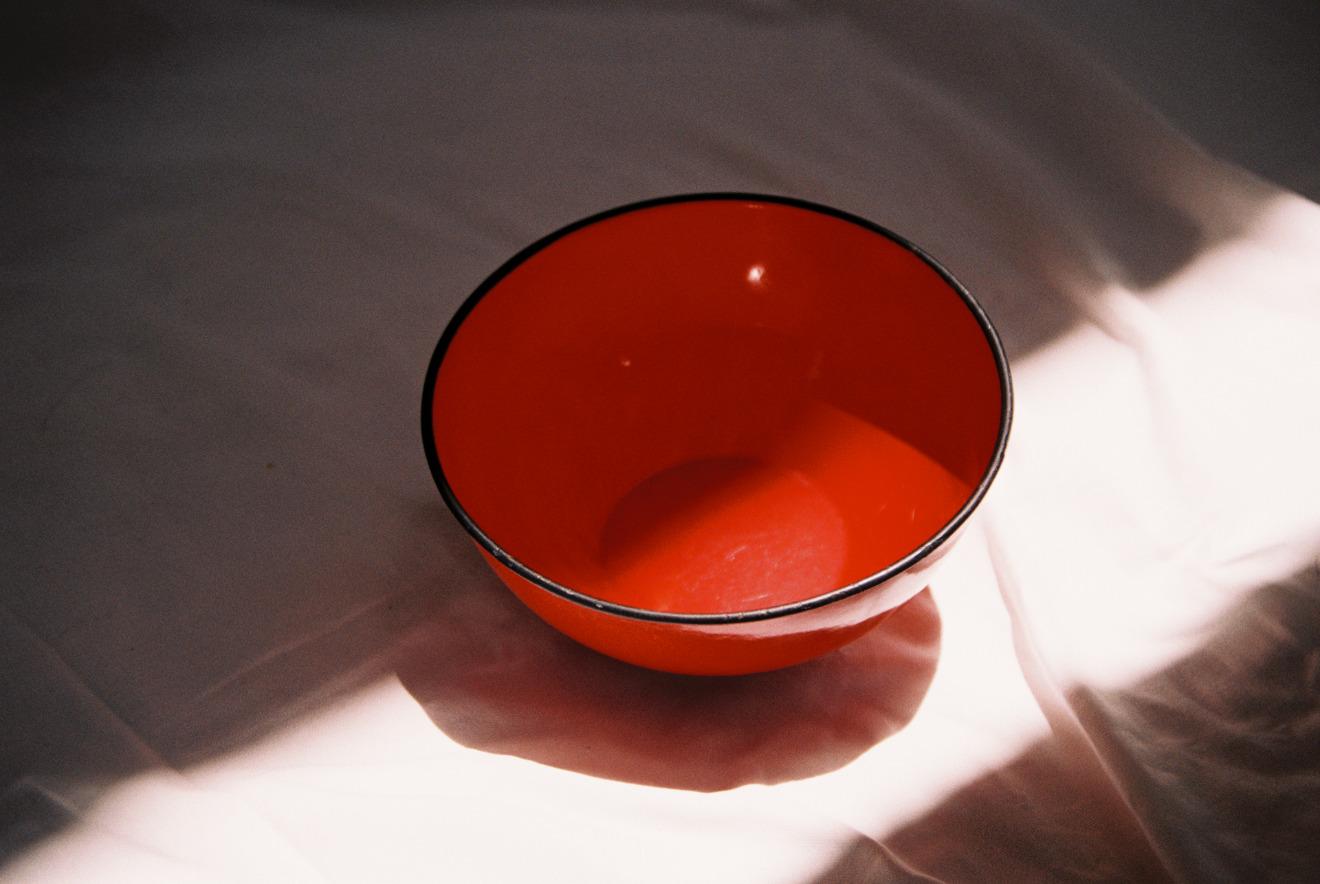 farmhouse red enamel bowl