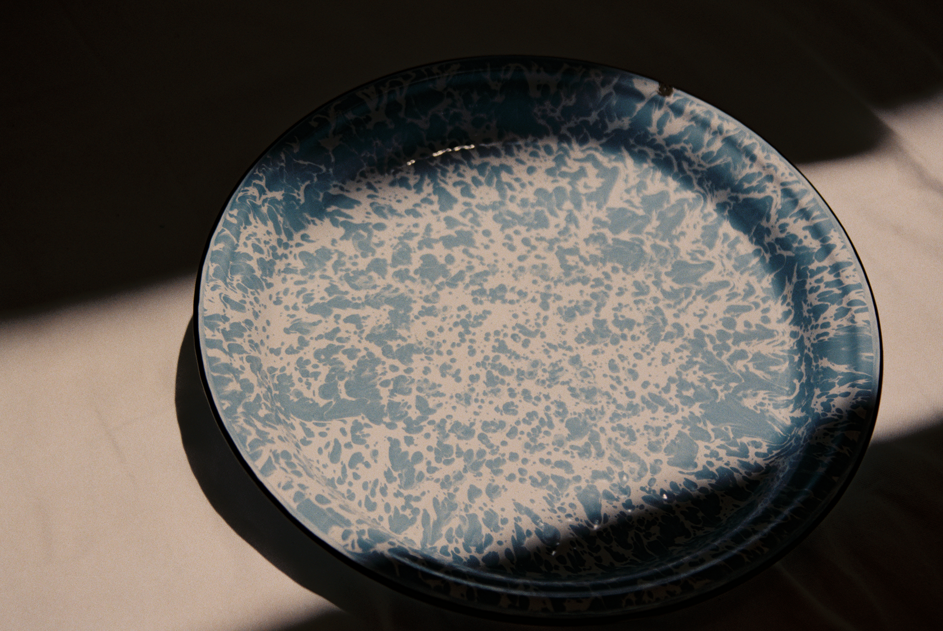 blue spatter tray