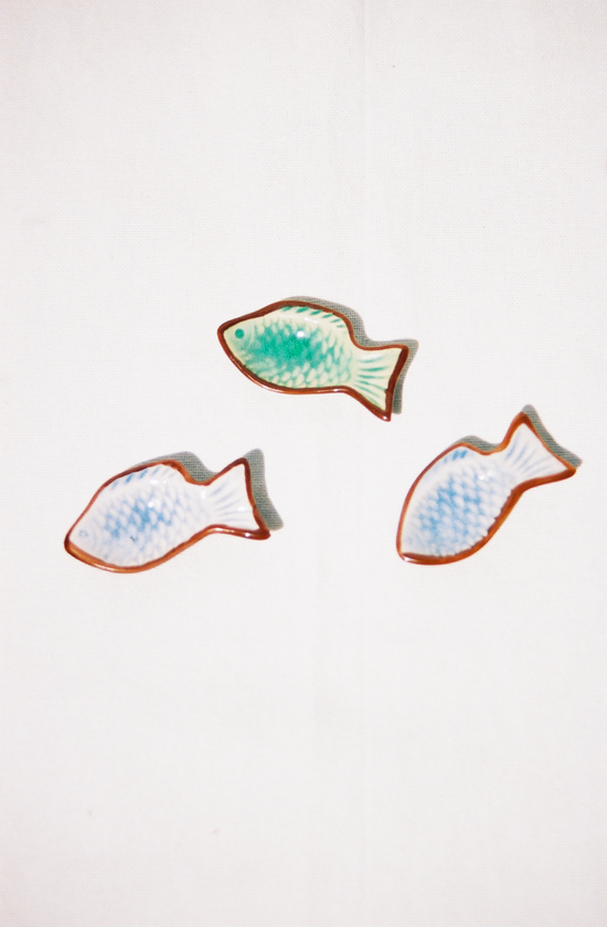 three little fish chopstick holders